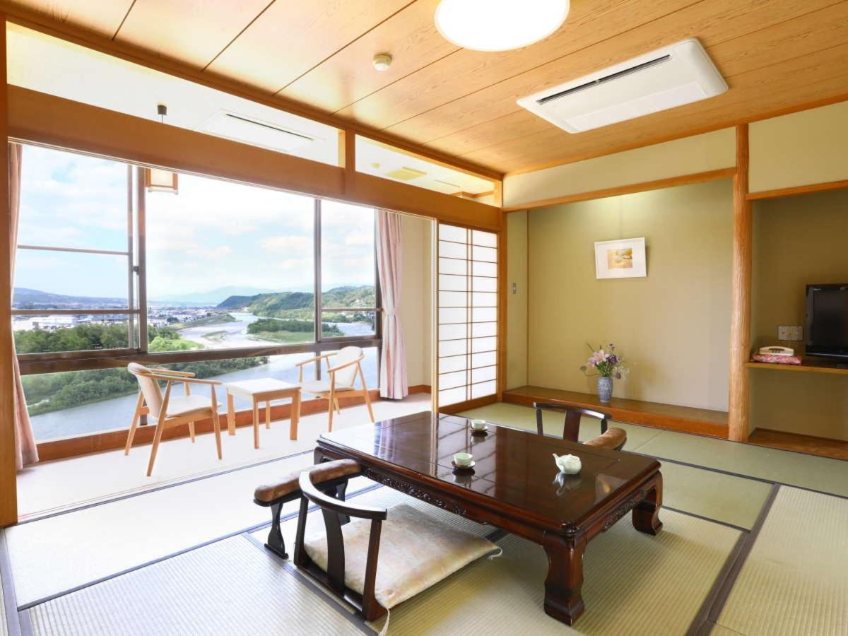 Yoshinotei Hotel Iida Exterior photo